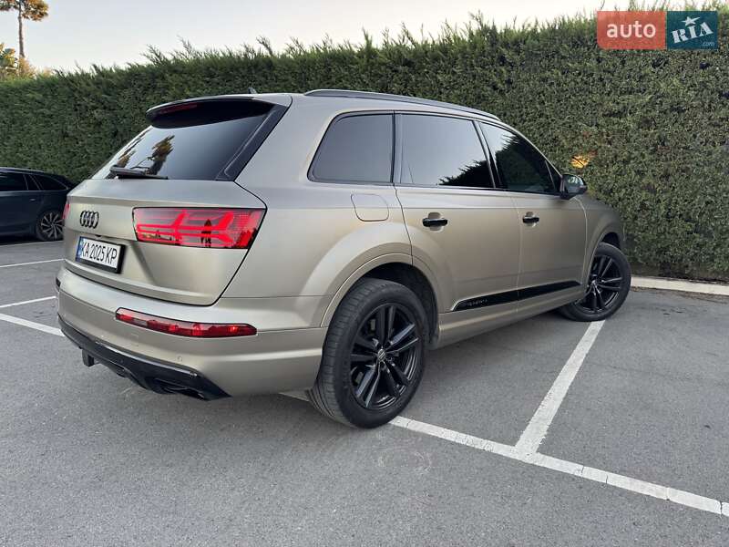 Внедорожник / Кроссовер Audi Q7 2016 в Киеве