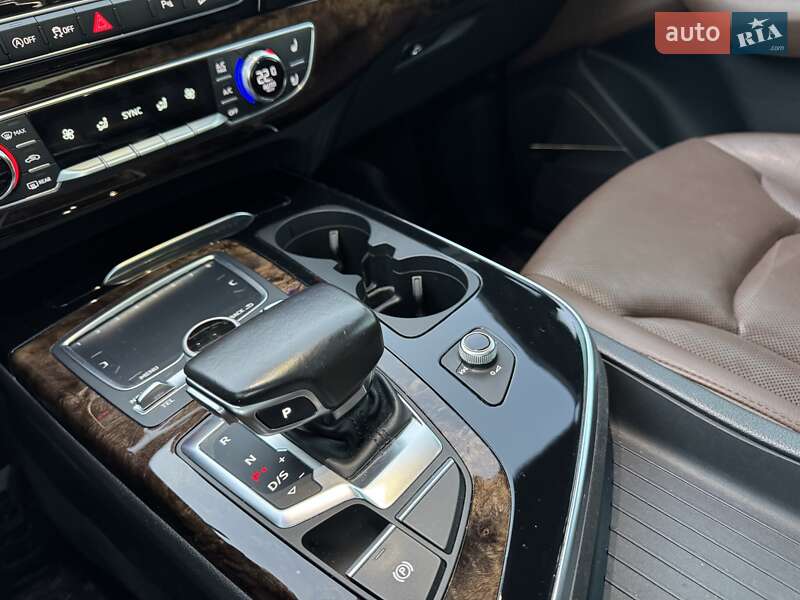 Внедорожник / Кроссовер Audi Q7 2016 в Киеве