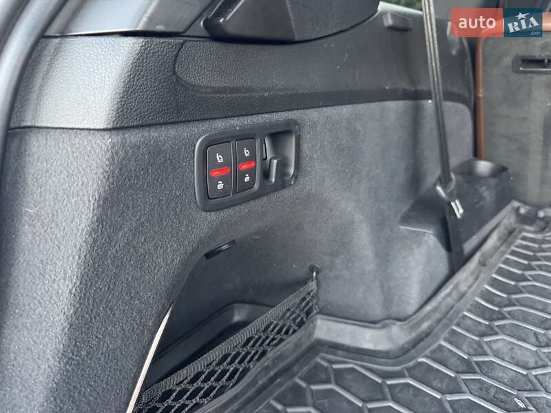 Внедорожник / Кроссовер Audi Q7 2016 в Киеве