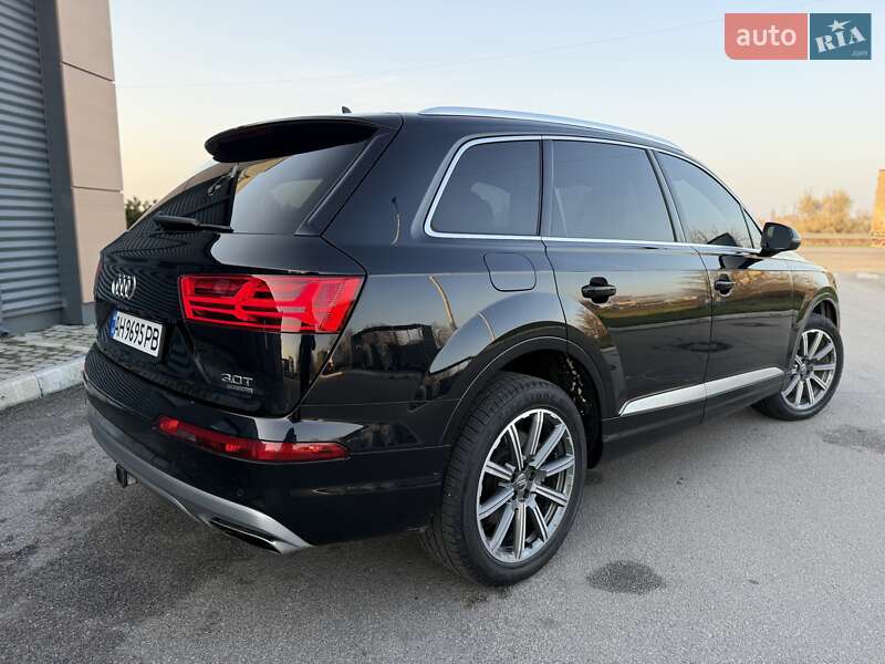 Позашляховик / Кросовер Audi Q7 2017 в Дніпрі