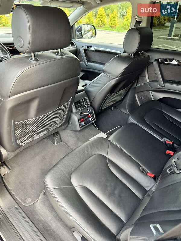 Позашляховик / Кросовер Audi Q7 2015 в Львові