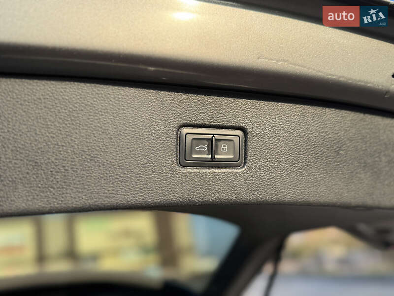 Позашляховик / Кросовер Audi Q7 2015 в Харкові