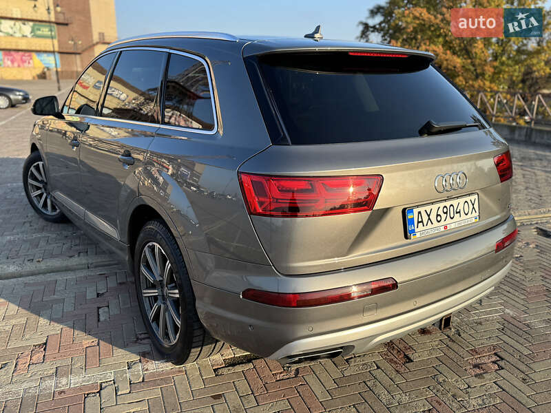 Позашляховик / Кросовер Audi Q7 2015 в Харкові