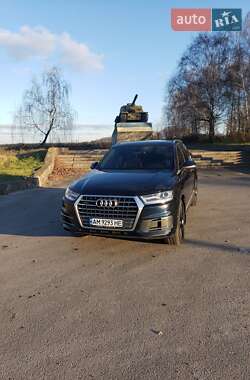Позашляховик / Кросовер Audi Q7 2016 в Чуднові
