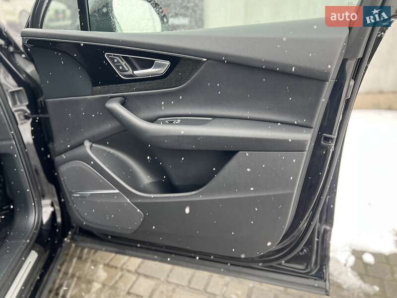 Внедорожник / Кроссовер Audi Q7 2018 в Дрогобыче