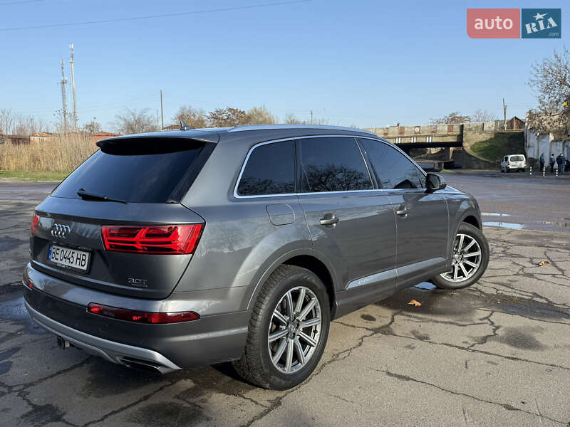 Позашляховик / Кросовер Audi Q7 2017 в Миколаєві