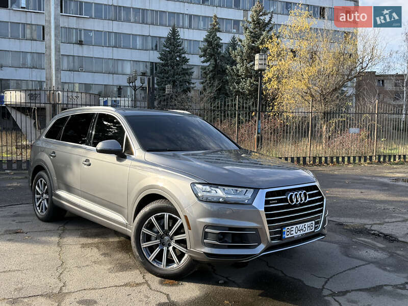 Позашляховик / Кросовер Audi Q7 2017 в Миколаєві