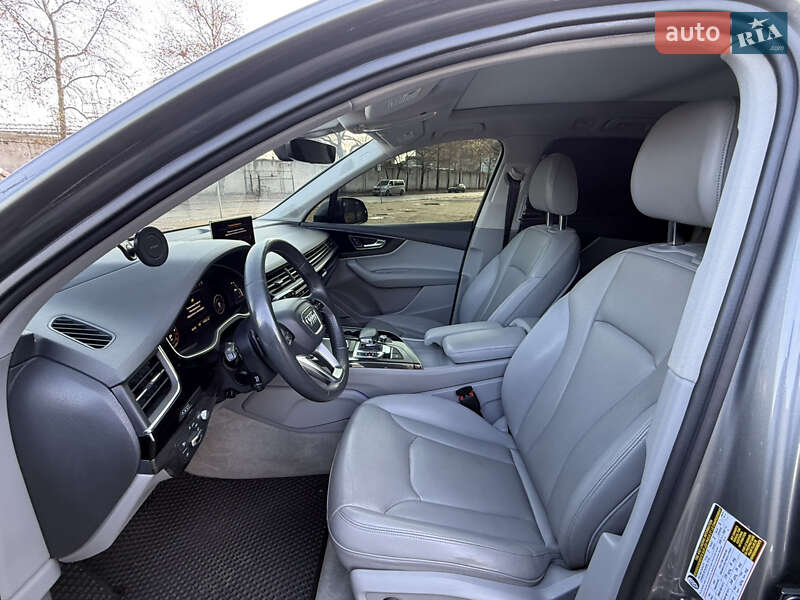 Позашляховик / Кросовер Audi Q7 2017 в Миколаєві