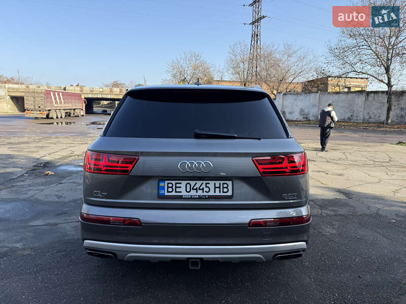 Позашляховик / Кросовер Audi Q7 2017 в Миколаєві