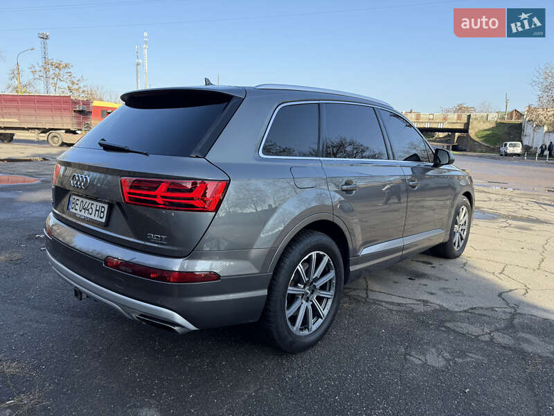 Позашляховик / Кросовер Audi Q7 2017 в Миколаєві