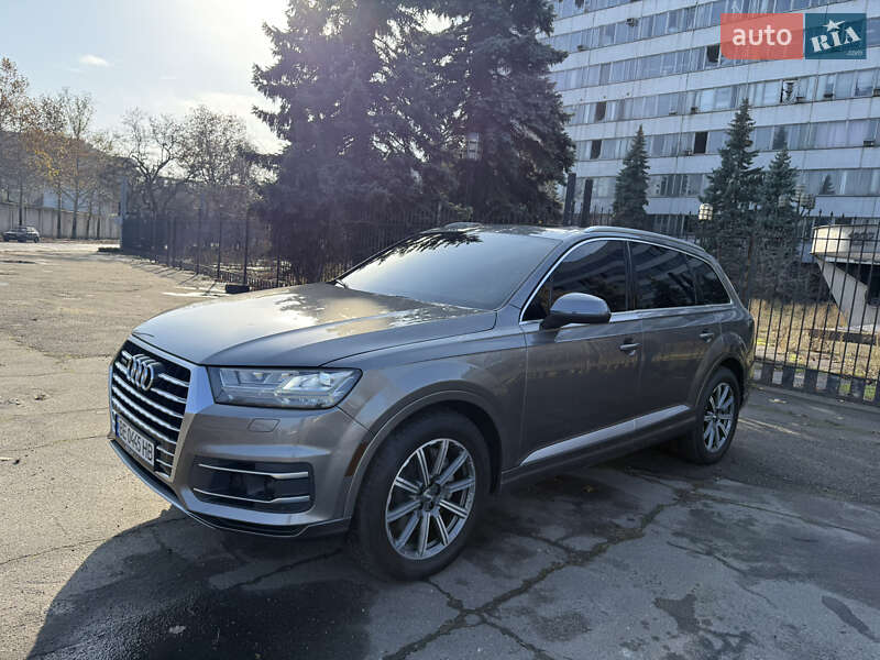 Позашляховик / Кросовер Audi Q7 2017 в Миколаєві