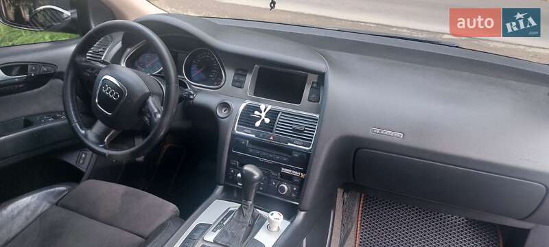 Внедорожник / Кроссовер Audi Q7 2006 в Тячеве