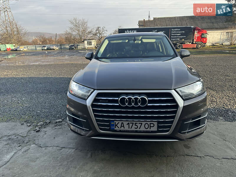 Позашляховик / Кросовер Audi Q7 2015 в Мукачевому