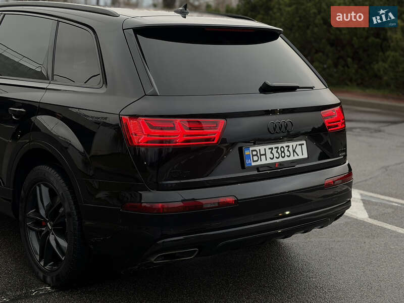 Внедорожник / Кроссовер Audi Q7 2017 в Киеве