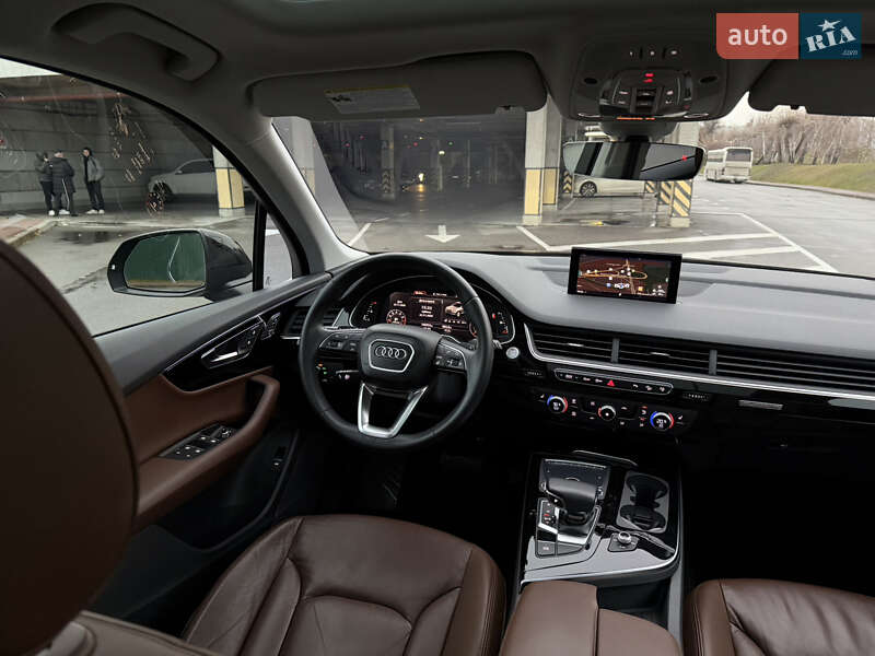 Внедорожник / Кроссовер Audi Q7 2017 в Киеве