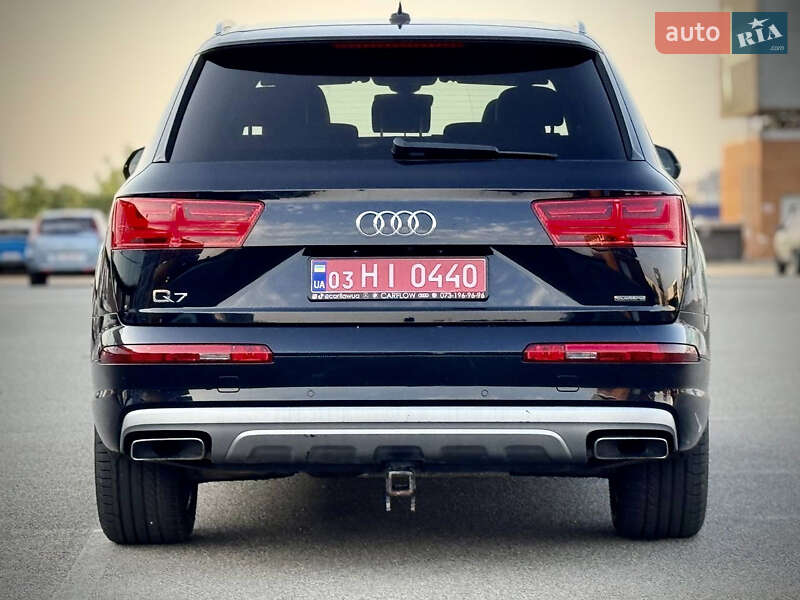 Позашляховик / Кросовер Audi Q7 2018 в Києві
