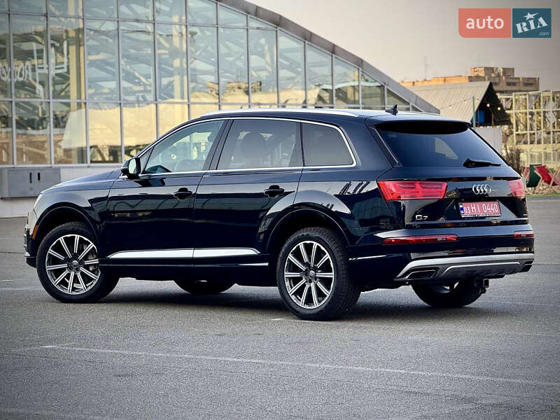 Позашляховик / Кросовер Audi Q7 2018 в Києві