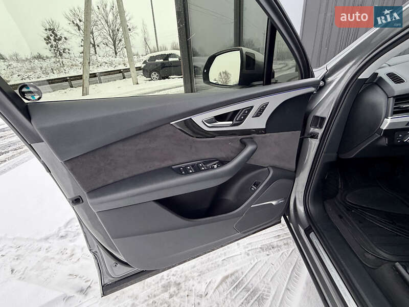 Позашляховик / Кросовер Audi Q7 2018 в Львові