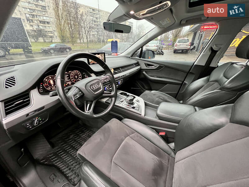 Внедорожник / Кроссовер Audi Q7 2016 в Киеве