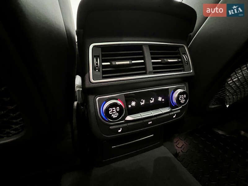 Внедорожник / Кроссовер Audi Q7 2016 в Киеве