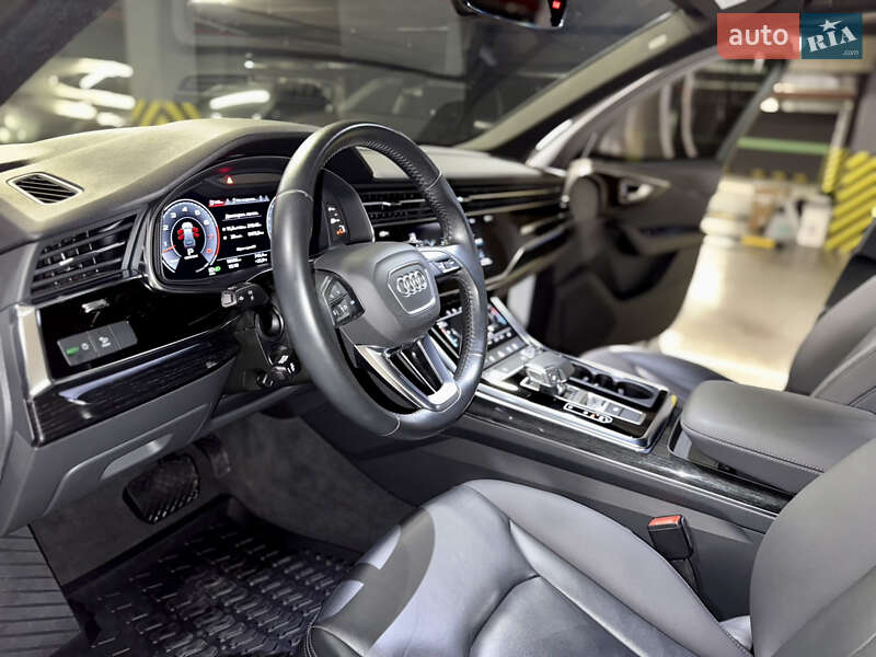 Позашляховик / Кросовер Audi Q7 2019 в Києві
