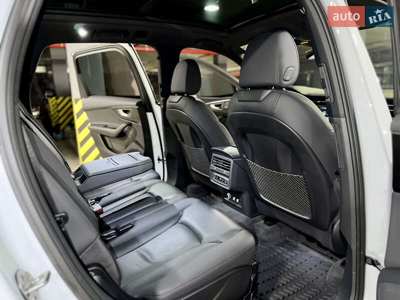 Позашляховик / Кросовер Audi Q7 2019 в Києві