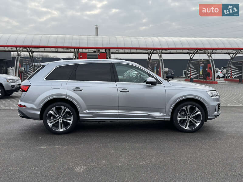 Позашляховик / Кросовер Audi Q7 2021 в Полтаві