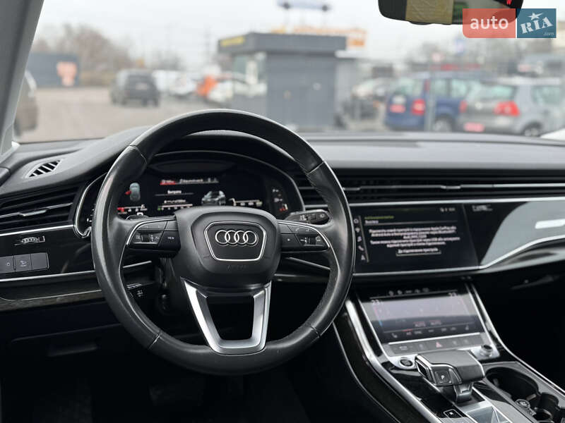 Позашляховик / Кросовер Audi Q7 2021 в Полтаві