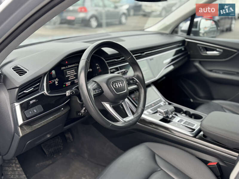 Позашляховик / Кросовер Audi Q7 2021 в Полтаві