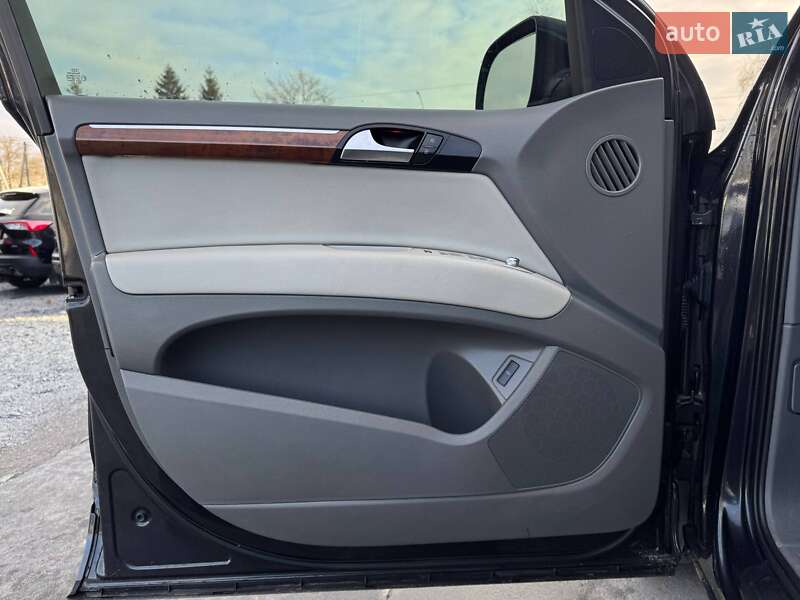 Позашляховик / Кросовер Audi Q7 2014 в Рівному