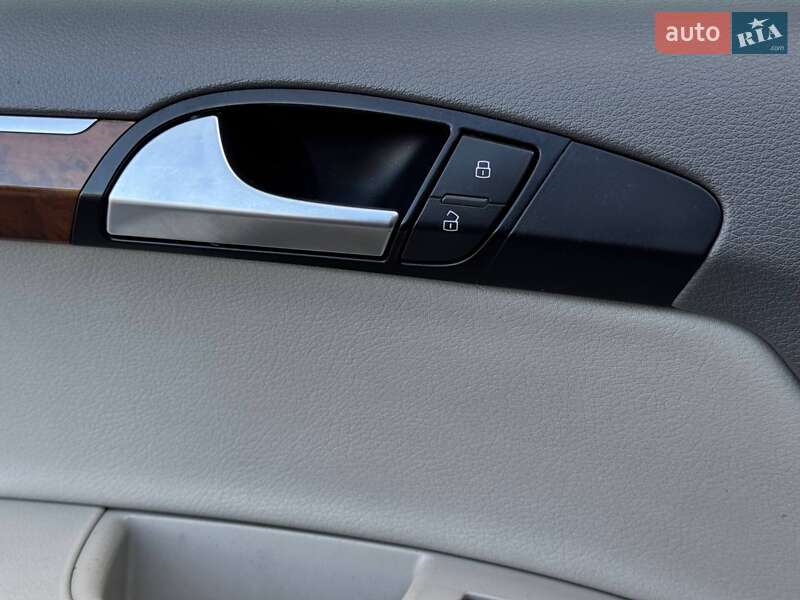 Позашляховик / Кросовер Audi Q7 2014 в Рівному