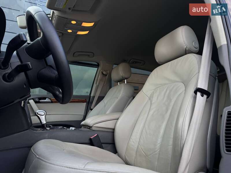 Позашляховик / Кросовер Audi Q7 2014 в Рівному