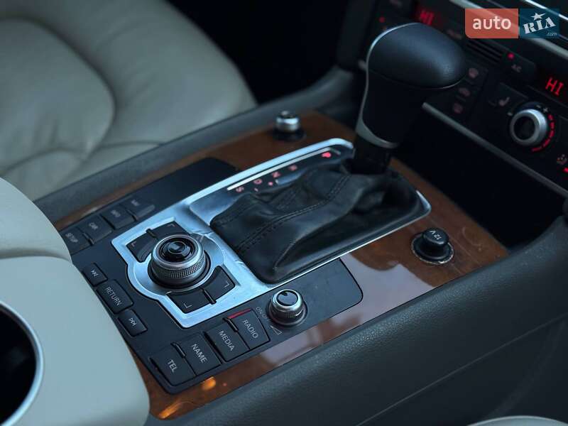 Позашляховик / Кросовер Audi Q7 2014 в Рівному