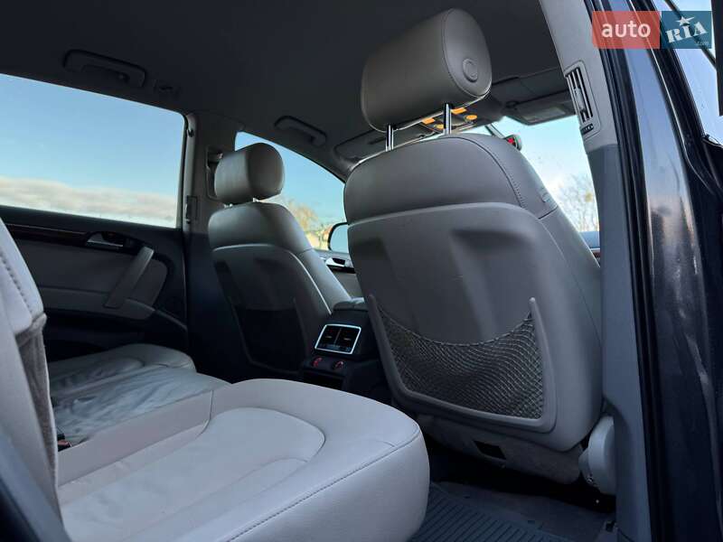 Позашляховик / Кросовер Audi Q7 2014 в Рівному