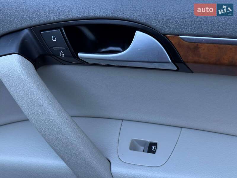 Позашляховик / Кросовер Audi Q7 2014 в Рівному