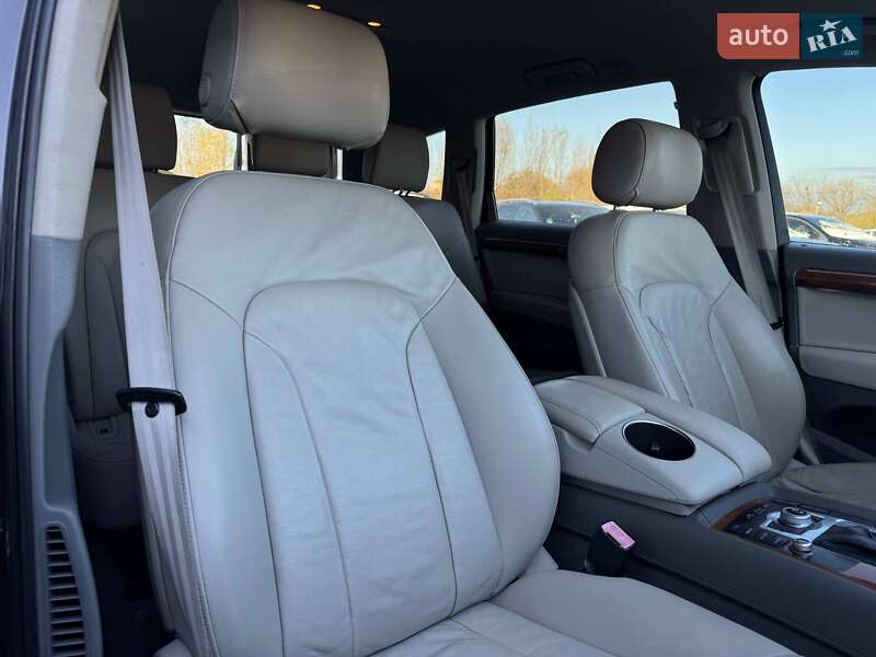 Позашляховик / Кросовер Audi Q7 2014 в Рівному