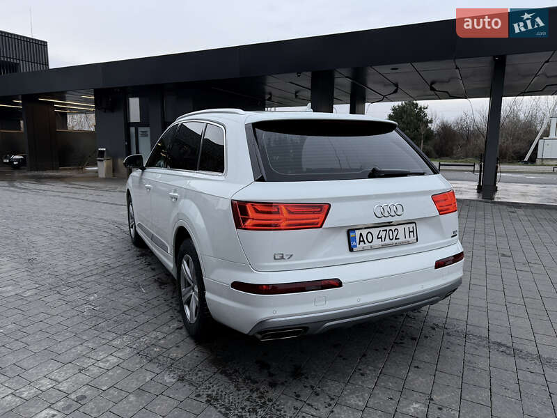 Позашляховик / Кросовер Audi Q7 2017 в Іршаві