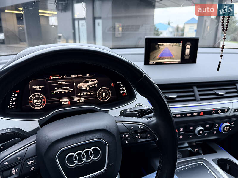 Позашляховик / Кросовер Audi Q7 2017 в Іршаві