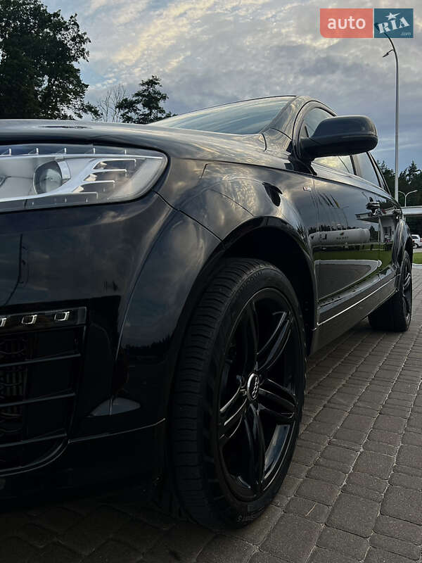 Позашляховик / Кросовер Audi Q7 2015 в Києві