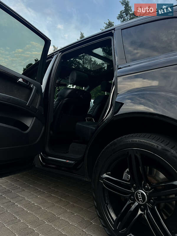 Позашляховик / Кросовер Audi Q7 2015 в Києві