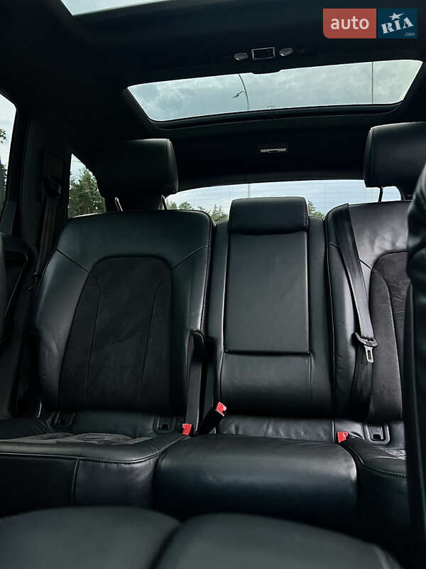 Позашляховик / Кросовер Audi Q7 2015 в Києві