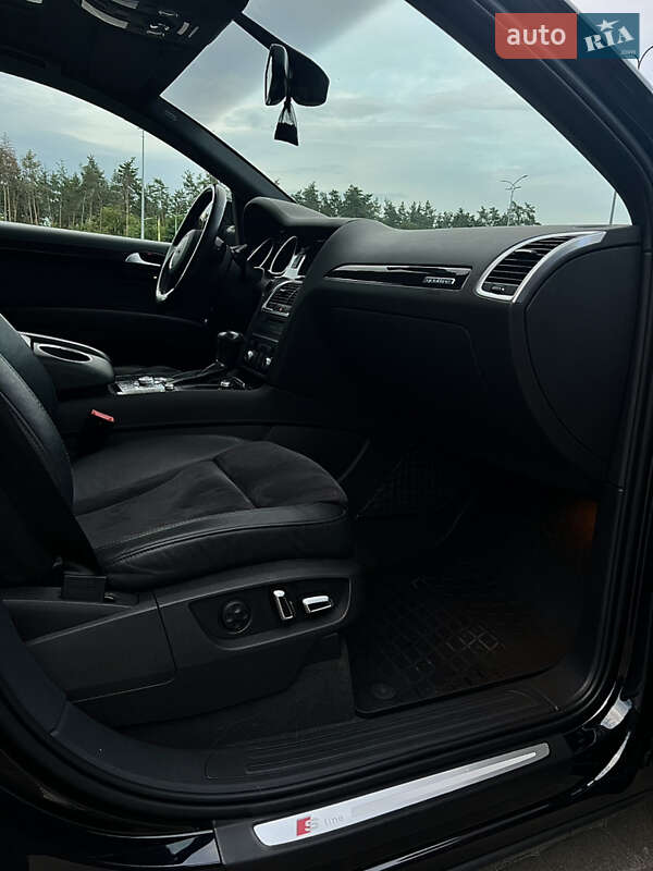 Позашляховик / Кросовер Audi Q7 2015 в Києві