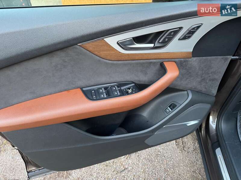 Позашляховик / Кросовер Audi Q7 2017 в Лохвиці