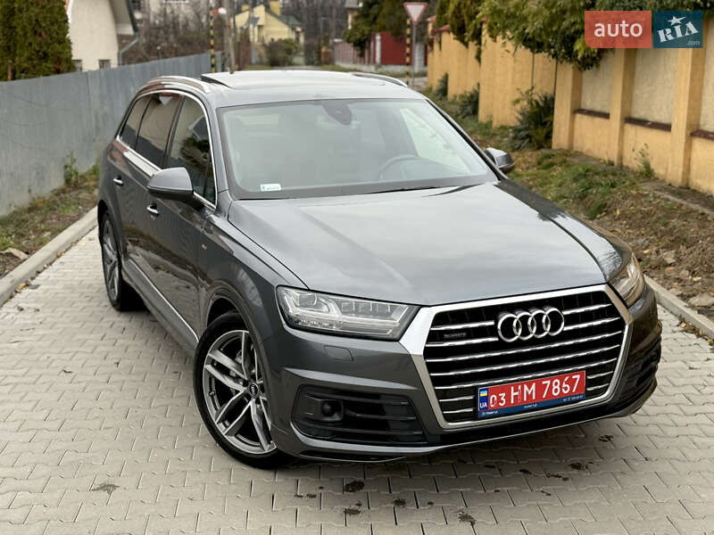 Внедорожник / Кроссовер Audi Q7 2015 в Ужгороде