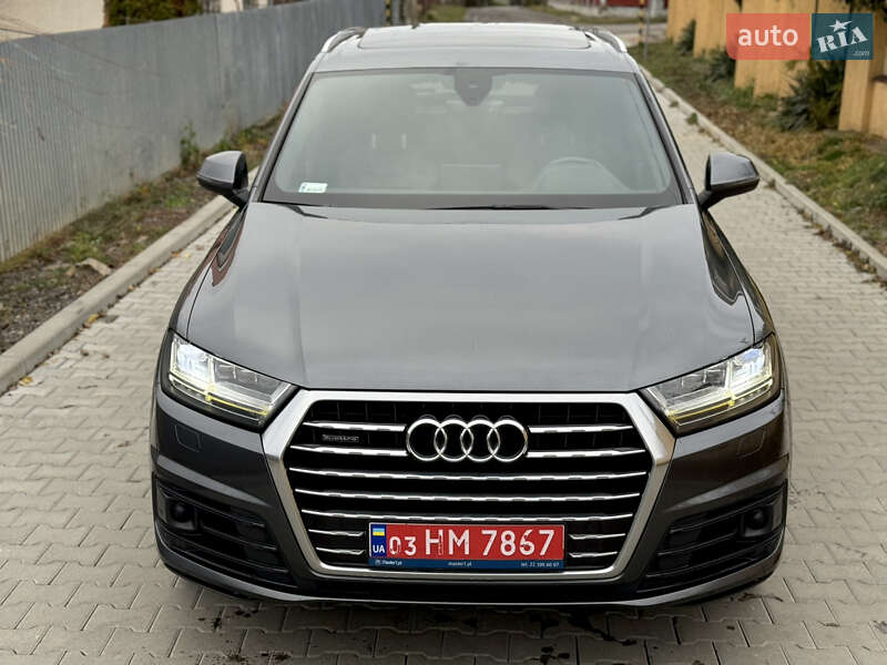 Внедорожник / Кроссовер Audi Q7 2015 в Ужгороде