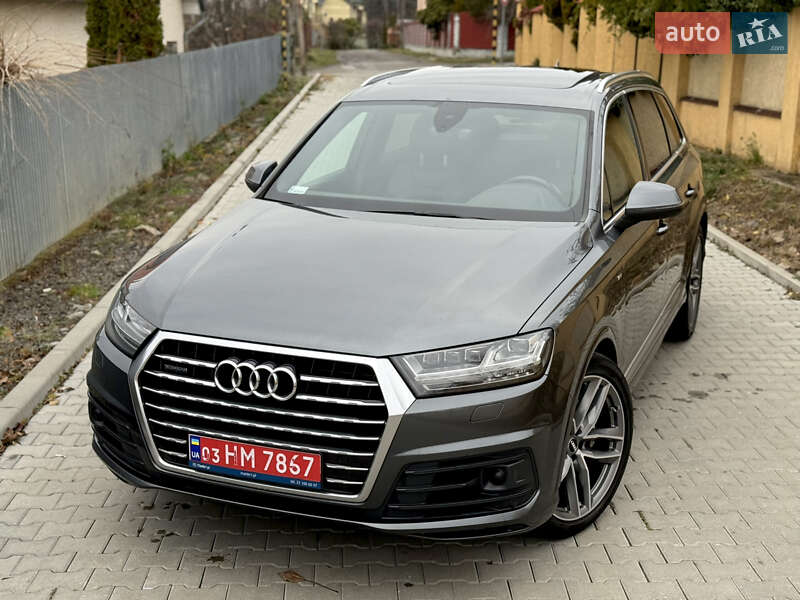 Внедорожник / Кроссовер Audi Q7 2015 в Ужгороде