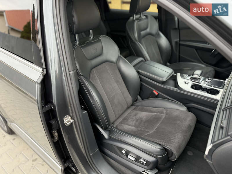 Внедорожник / Кроссовер Audi Q7 2015 в Ужгороде