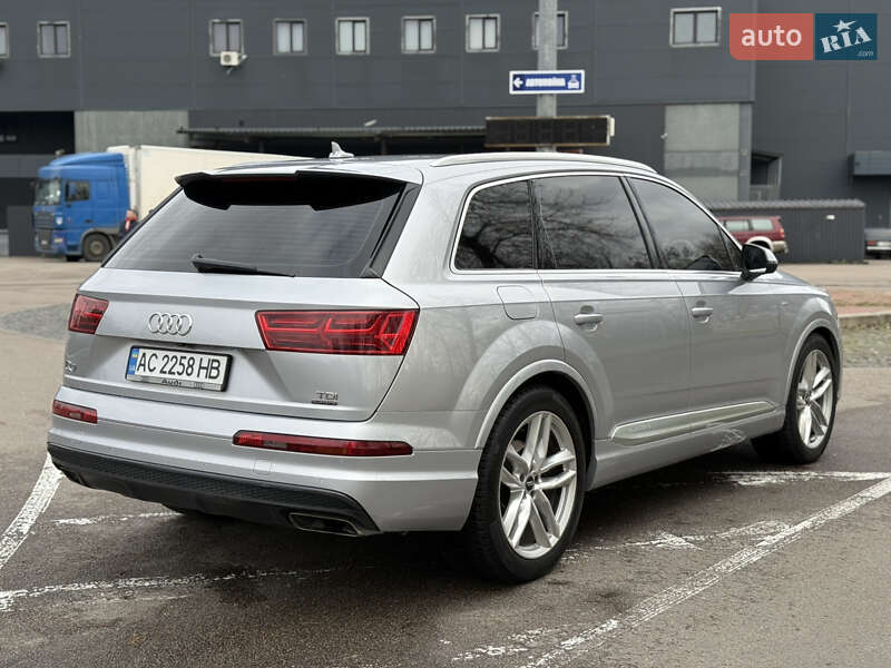 Позашляховик / Кросовер Audi Q7 2017 в Києві