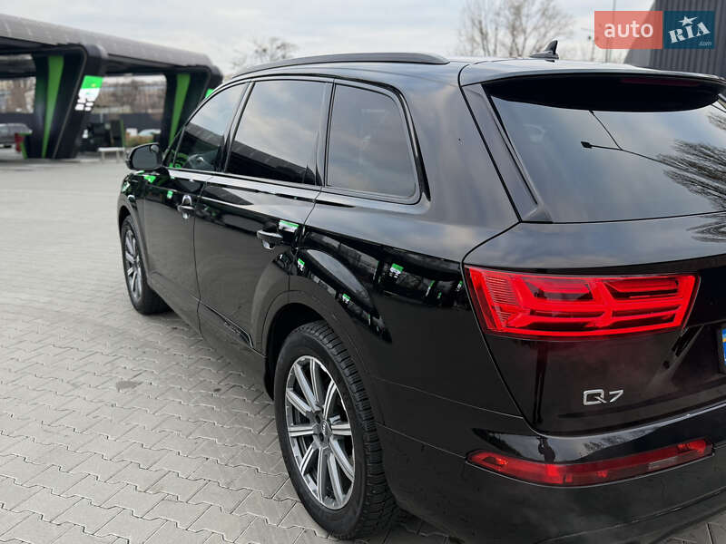 Позашляховик / Кросовер Audi Q7 2017 в Києві фото 13 Позашляховик / Кросовер Audi Q7 2017 в Києві