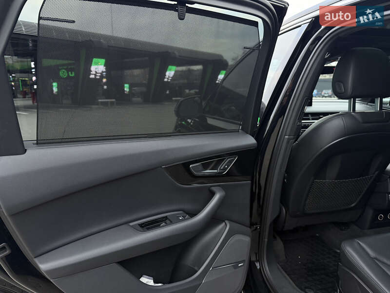 Позашляховик / Кросовер Audi Q7 2017 в Києві фото 22 Позашляховик / Кросовер Audi Q7 2017 в Києві